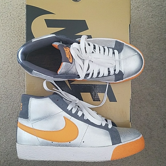 nike sb blazer independent